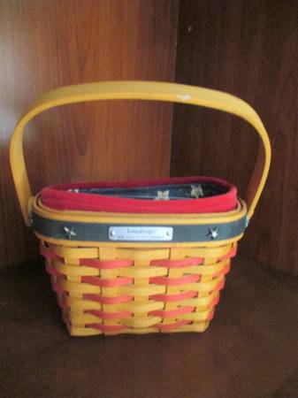 Longaberger 2001 Inaugural Basket 1