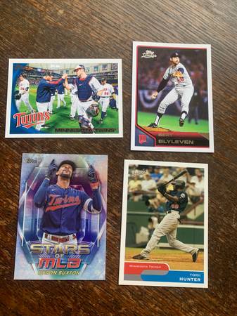 Twins cards 152 2000s 1