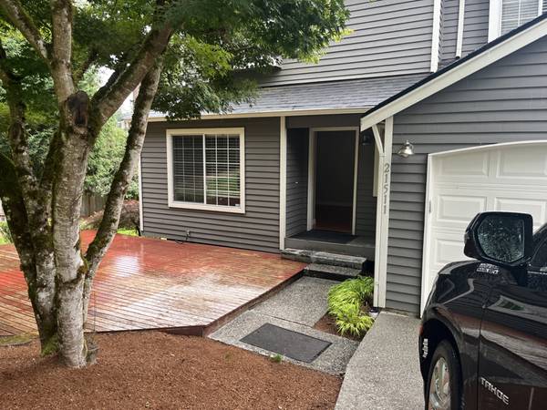 $3800.00 / 4br - 1760ft2 - Recently renovated home in a quiet neighborhood with large yard. Excel63808107034883120
