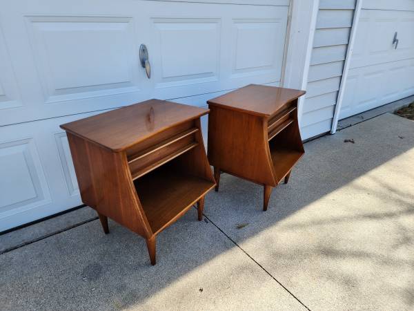 Mid Century Kent Coffey Nighstand Pair - $850 (Milwaukee)63471318089475120