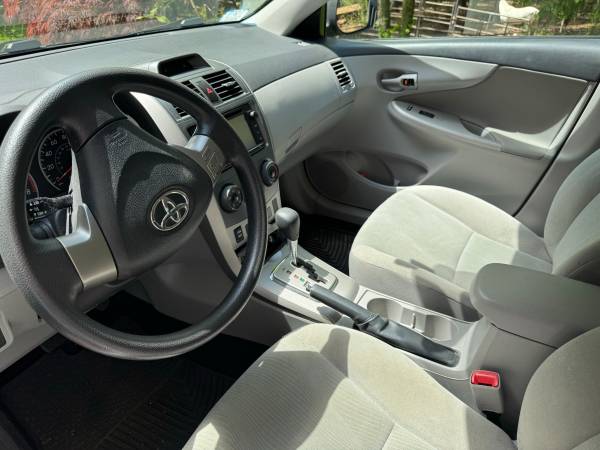 2013 Toyota Corolla LE - low mileage - $9,900 (Hanson)63623687372675124