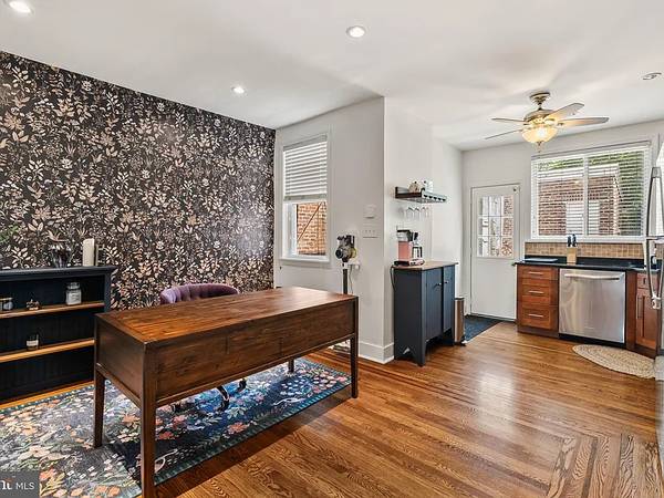 $875 / 2br - 1000ft2 - Charming _🥀2Bed-1Bath Townhouse For RENT~!! (Philadelphia)64024499173251123