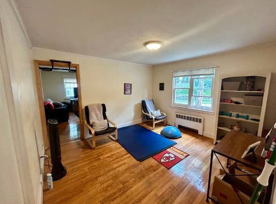$1,250 / 3br - 1200ft2 - 2 beds AVAIL 9/1/2025 Brookline, MA *GREAT FOR LMA PROFESSIONALS* (Brookline, MA)63298178717697123