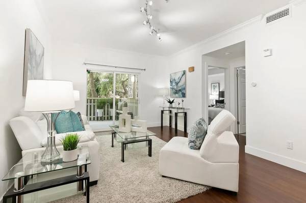 $1,300 / 1br - 595ft2 - Lower-level condo, 1-bedroom 1-bath, Fully furnished/AC unit (Oklahoma City)63670502597249121