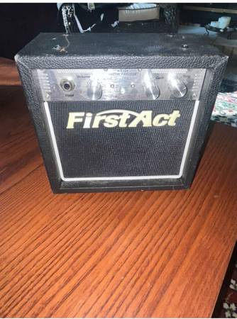 First Act Guitar Amplifier/Speaker/Mike 1