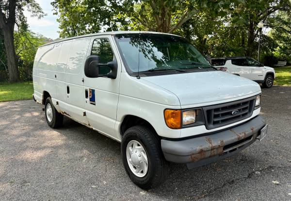 2007 Ford E-350 SD - Photo 3