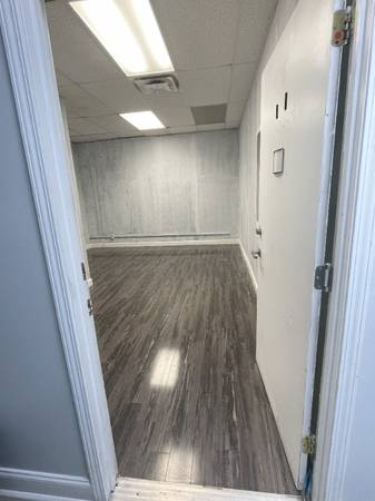$750.00 / 188ft2 - Buckhead Large Executive/Office Single Room Suite - Retail/Studio/Spa63921690670339124