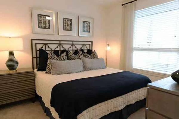 $1,580 / 1br - 610ft2 - Bright HOME with Balcony and Modern Kitchen (san jose downtown)63657913828867120