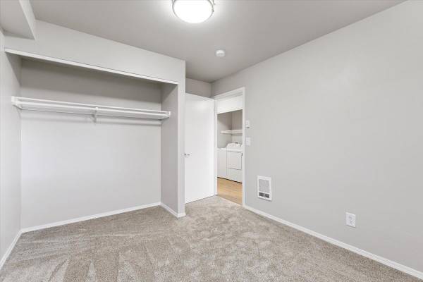 $1,375 / 1br - 560ft2 - In Unit Washer & Dryer, Beautiful Landscaping (1510 Cooley Street)63656959350273124