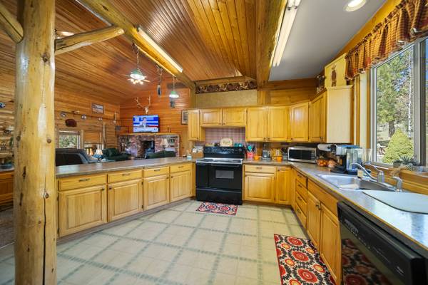 $5,500,000 / 4br - 3202ft2 - Beautiful 2090 Acre Ranch Just East Of Prineville (Prineville)63839292852483124