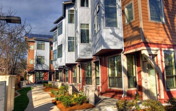 $750 / 1br - Bdrm in Luxury 4BD/2BA Campus Townhouse *Flat-Rate Util!* The Coho 104 (Campus)63977274360578120