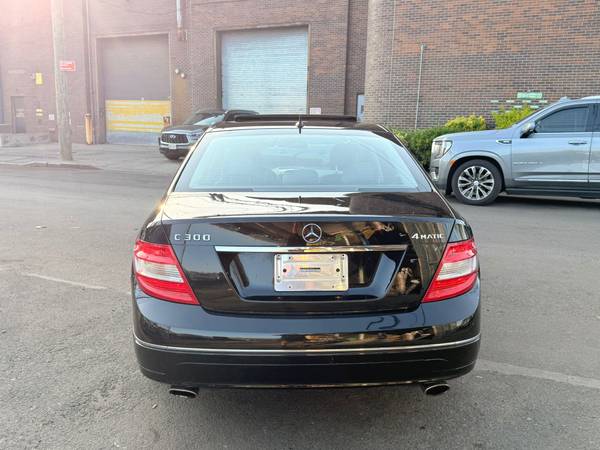 2011 Mercedes-Benz C-Class C 300 4MATIC 88.400 miles - $6,200 (Brooklyn)63654717714435124