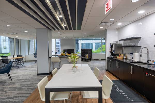 $149 Work From The Pulse Of Chicago - Mag Mile Coworking Space Now Avail! (Mag Mile)64201219856386122