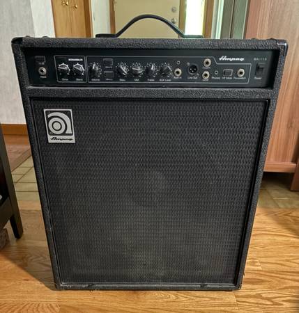 Ampeg Bass Amplifier 1