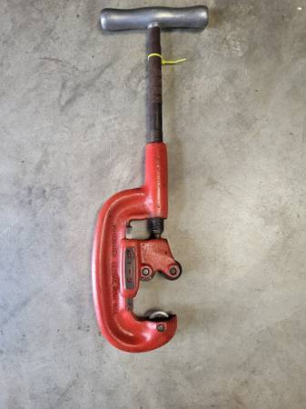 Rigid pipe cutter 1/8" to 2" 1