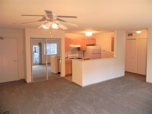 $1,560 / 1br - 773ft2 - Leaves Are Falling, Comfort Is Calling! (2330 Samson Way, Waukegan, IL)63846717665283123
