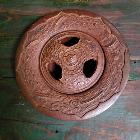Cast iron ashtray 1