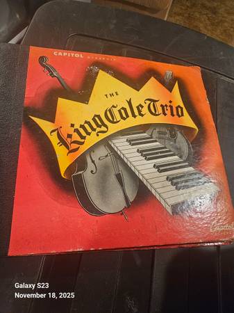 CAPITOL PRESENTS THE KING COLE TRIO RECORDS PRE-OWNED 1