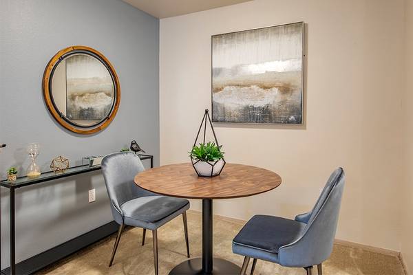 $1,735 / 2br - 1051ft2 - Business Lounge, Theater, LED Lighting (8650 Northeast Trailwalk Drive, Hillsboro, OR)63672637348867121