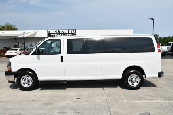 ** 2020 CHEVY EXPRESS 3500 ** 12 PASAJEROS ** 1 DUEÑO * SIN ACCIDENTES * - $25,995 (~~SIN CUOTAS - SIN JUEGOS - SIN PRESIÓN ~~)63612117844483123