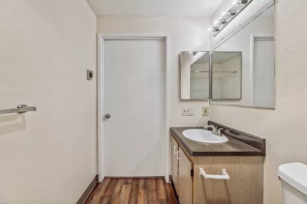 $1,445 / 1br - 619ft2 - Come Home to Happiness at Hogan Woods! 1bed/1bath with W/D (1645 ne 20th ST, Gresham OR)63777117991043121