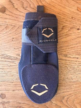 EvoShield Baseball Sliding Mitt - Left Hand 1