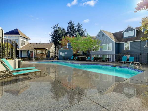 $1,499 / 1br - 656ft2 - Courtyard, Close To I-205 & Hwy 14, Courtesy Patrol, 2-Tone Paint (Between Mountain View and Riveridge)63672637072771120