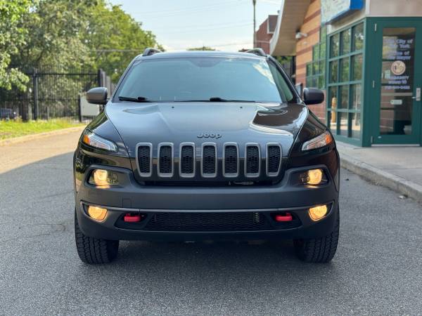 2014 Jeep Cherokee · TrailHawk Sport Utility 4D - $8,500 (Brooklyn)63614064711555122