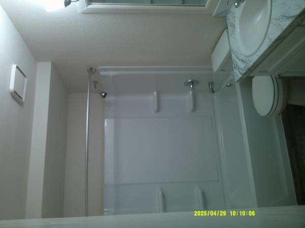 $1,645 / 2br - HERMOSO 2X1 DE UN SOLO NIVEL (CONEXIONES PARA LAVADORA Y SECADORA) (Merced)63623121570051124