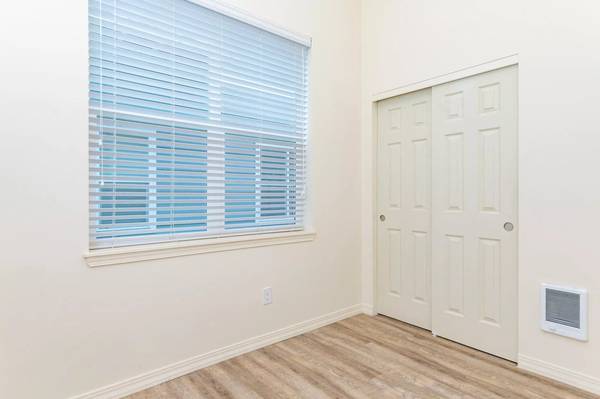 $1,353 / 1br - 432ft2 - Convenient location for commuters – On the bus line! 1 bed, 1 bath (Vancouver)63776937695619124