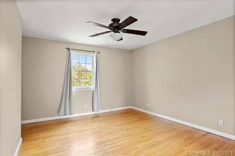 $3,200 / 2br - 1200ft2 - $3,200 - Casa de 2 dormitorios y 1.5 baños en Trumbull con excelentes comodidades (Trumbull)63862609062275123