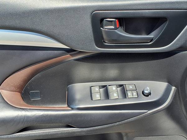 2019 Toyota Highlander LE Plus ** Call Used Car Sales Dept Today for - $31,295 (Manassas, VA)63616289724289124
