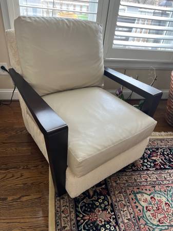 An amazing LEE industries chairs 1