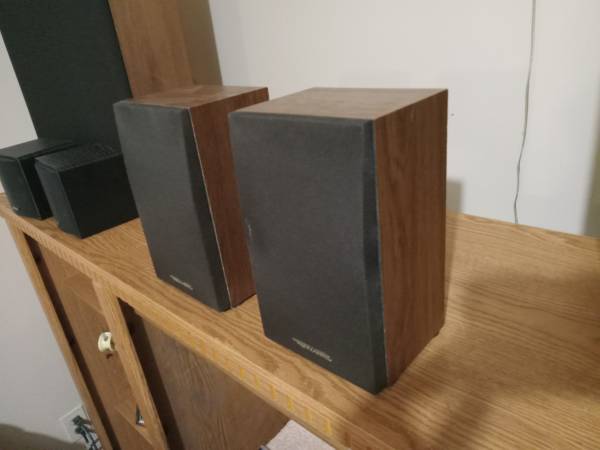Altavoces de estantería de Radio Shack - $15 (condado de AA, MD / York, PA)63471075011203121