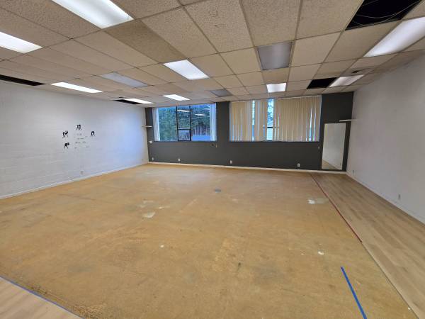 $3,000 / 1200ft2 - 🌟 ¡Espacio Comercial Principal Disponible en Alquiler! 🌟 (Everett)64165796167425121