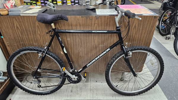 Fully Serviced Pre-owned Diamond Back Sorrento Men's Mountain Bike XL 1