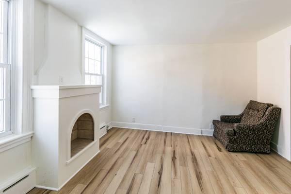 $1375.00 / 1br - 11 Charlotte St , Apt-463982839882114124