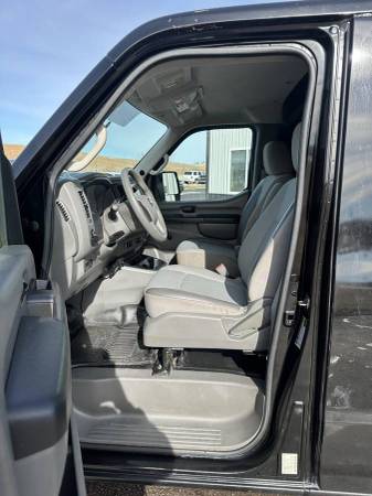 2012 Nissan NV 1500/2500/3500 - Photo 12