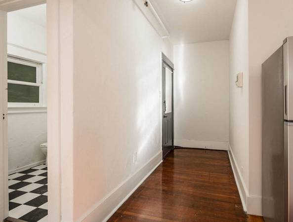 $1,299 / 1br - 1 Bedroom in Walkable Slabtown + Pets OK, Lots of Natural Light & More (Slabtown)63914740920323121