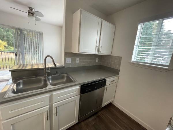 $2,441 / 2br - 937ft2 - Villas at Portage Creek - Just 5 minutes from I-5 & downtown Arlington (Arlington, WA)63659632002689121