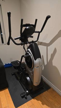 BowFlex max Trainer M6 - Excellent Condition! 1