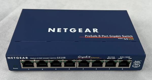 Netgear Gigabit Ethernet Switch 10/100/1000 (8 ports) 1