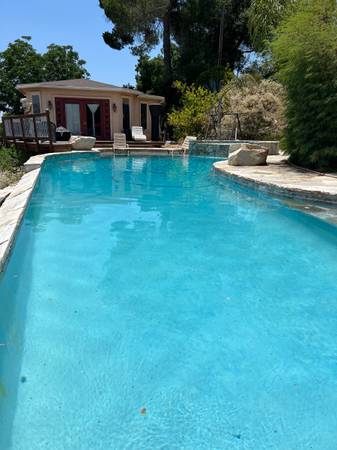 $1,600 / 1br - 600ft2 - 1 dormitorio 1 baño con entrada privada y plaza de aparcamiento (Escondido)63663854417409124