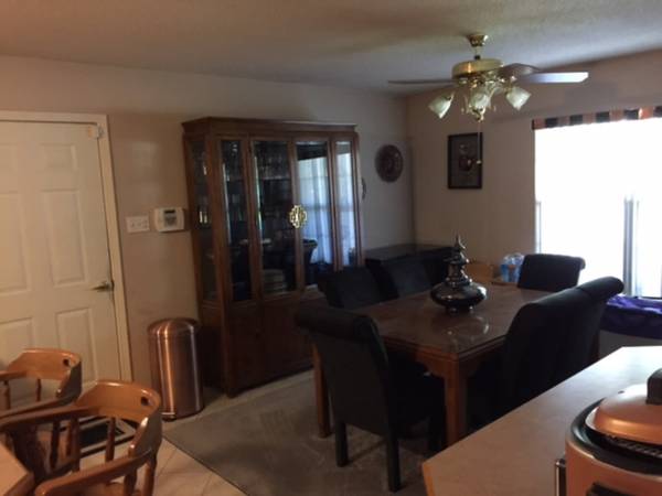 Habitación en alquiler por $700 -- casa de 3 habitaciones con piscina (Ocean Springs)63761984058625124