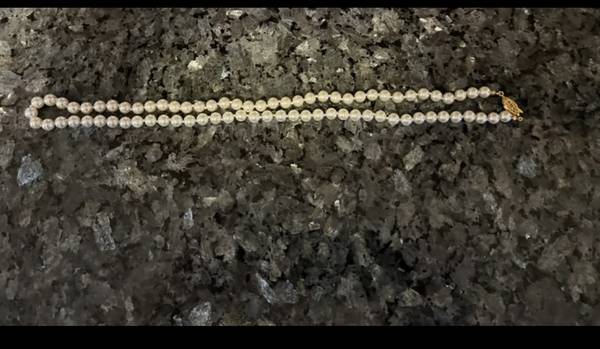 22 inch Pearl Necklace 1
