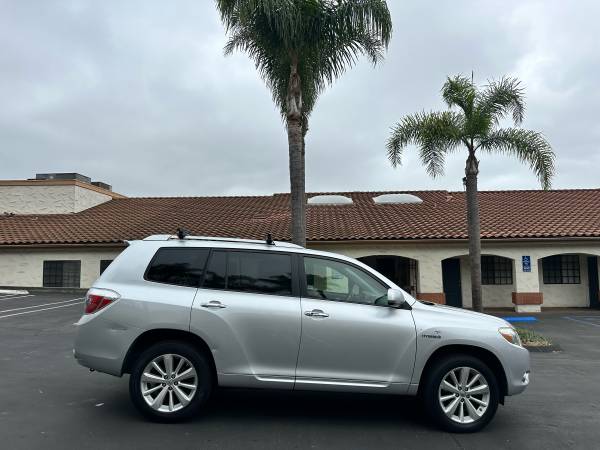 2009 Toyota Highlander Hybrid Limited - $5,700 (Vista)63624732007553123