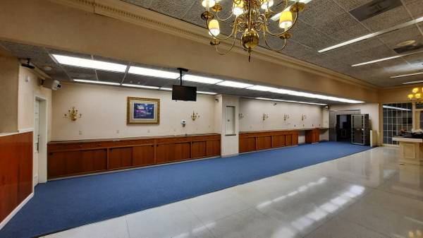 $3,200 / 4300ft2 - 1st FLOOR DOWNTOWN, INCLUDES ELECTRIC - HIGH TRAFFIC (Erwin)63839300742145122