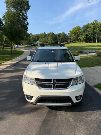 2017 Dodge Journey SXT V6 AWD - $9.450 (Williams Bay, WI)63470431639681122