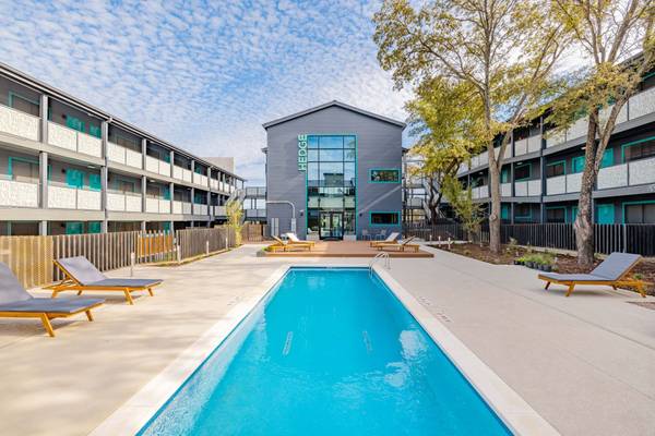 $810 / 1br - 351ft2 - Elevator, Resident Events, Karaoke Room (8300 North Interstate Highway 35, Austin, TX)63922558465283121