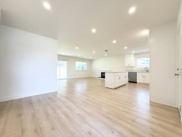 $5,095 / 4br - 1450ft2 - Remodeled Single Level in Cul-de-Sac! (Carlsbad)63933119998595121